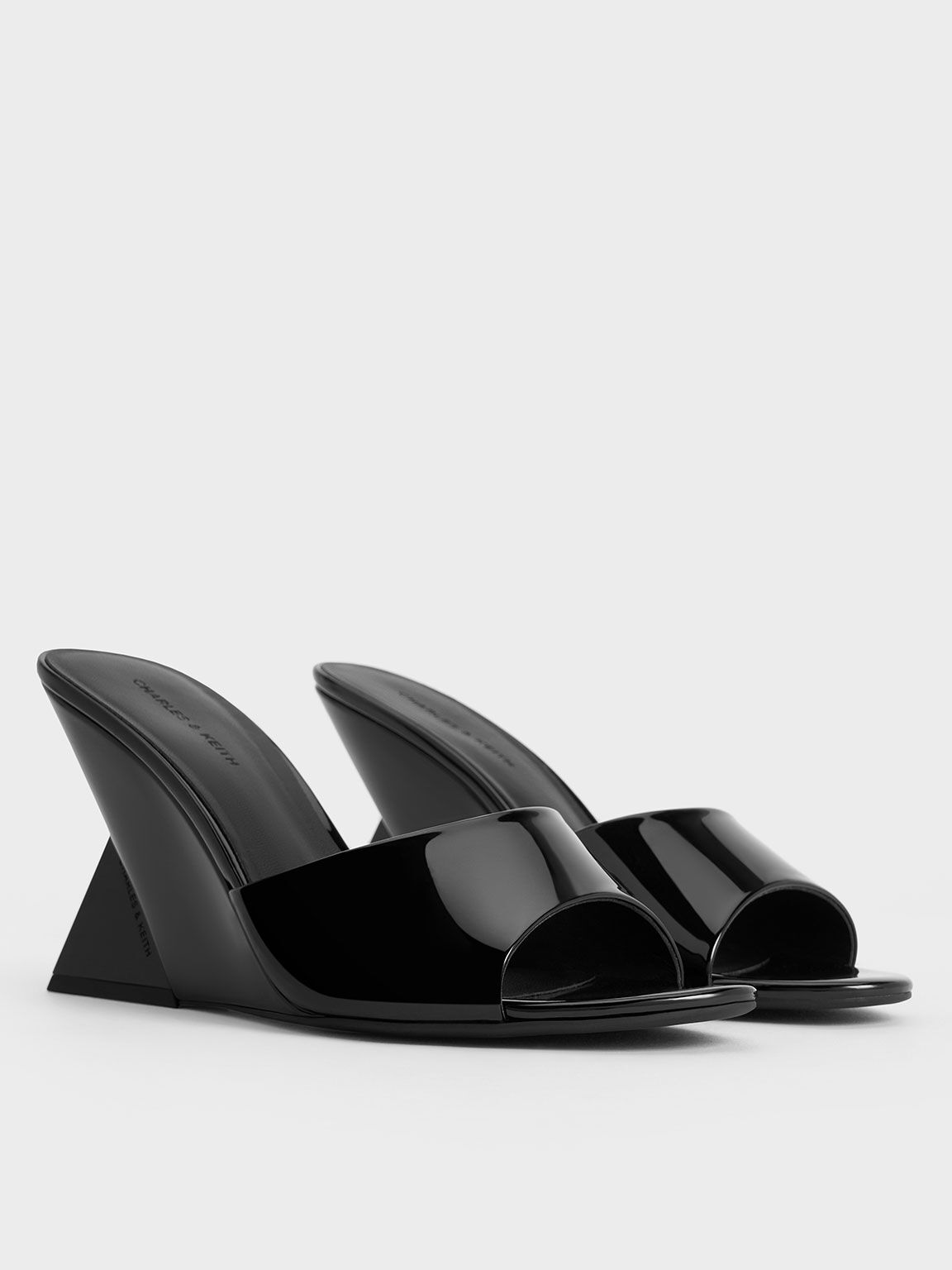 Giày mules đế xuồng Patent Triangle-Heel, Đen bóng, hi-res