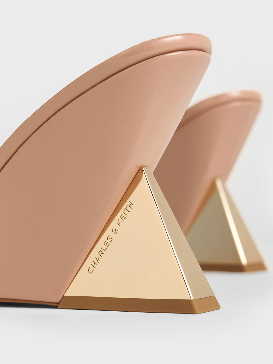 Giày mules đế xuồng Patent Triangle-Heel, Nude, hi-res