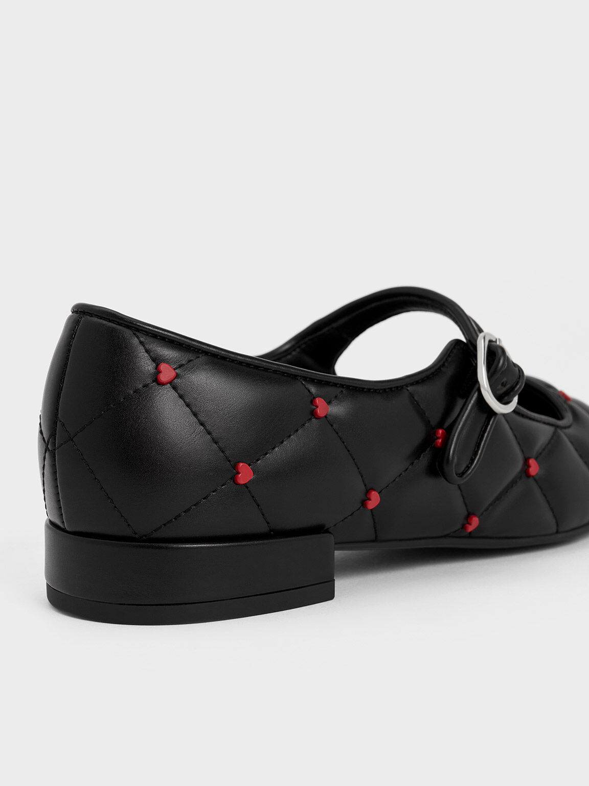 Giày búp bê mũi tròn Dahlia Heart-Print đen (Đen) | Giày - CHARLES 