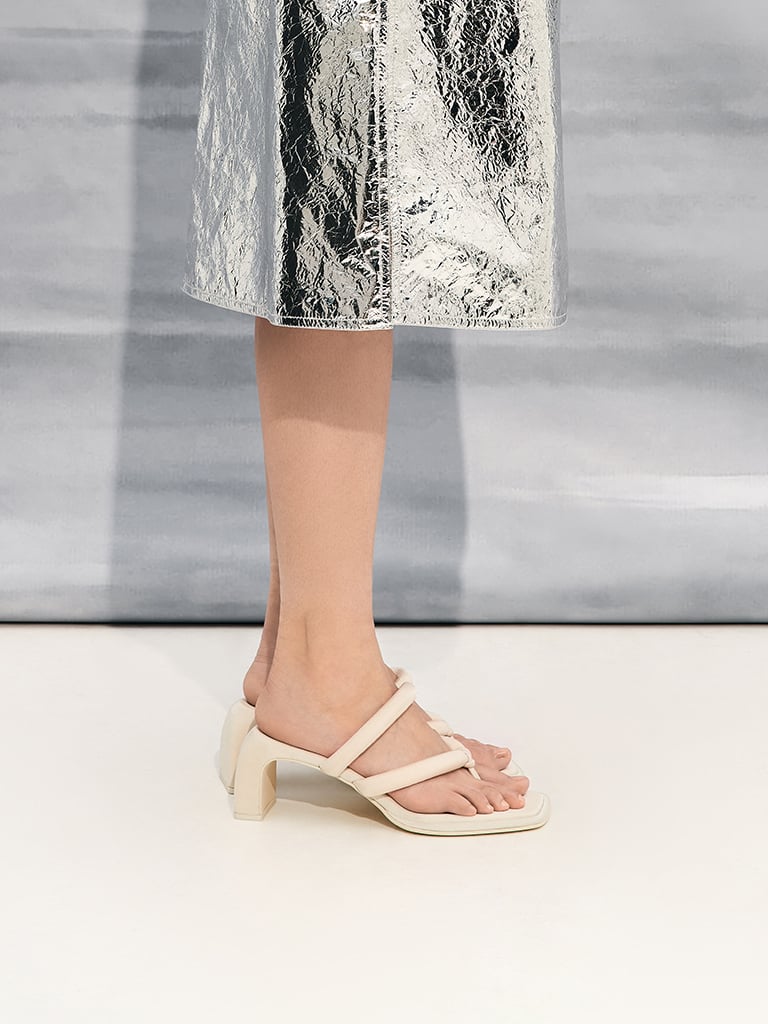 Toni Puffy-Strap Thong Sandals - CHARLES & KEITH